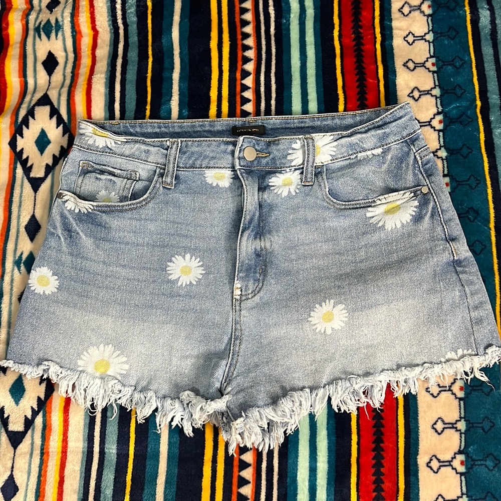 daisy printed jean shorts